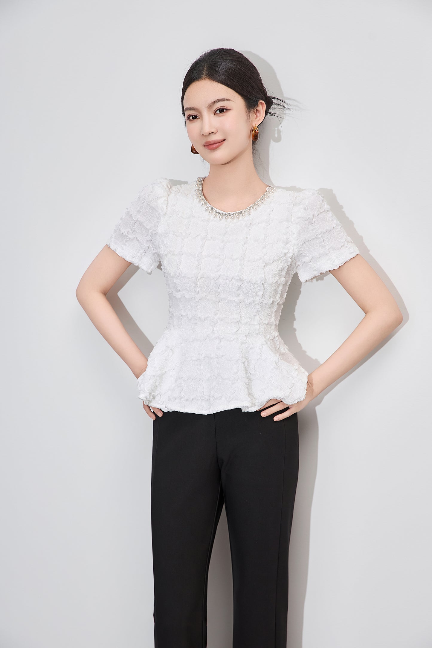 25ss Socialite-style top