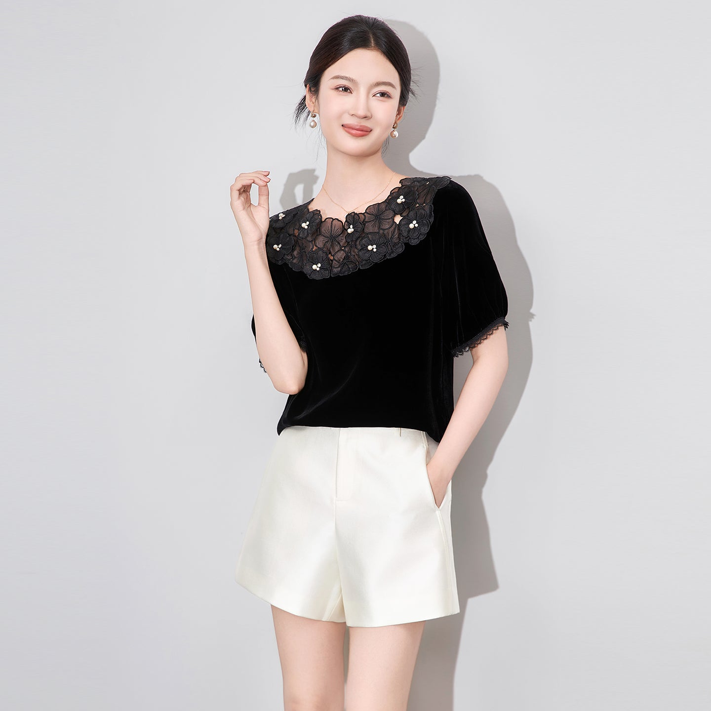 25ss Round-neck floral beaded velvet short-sleeved shirt