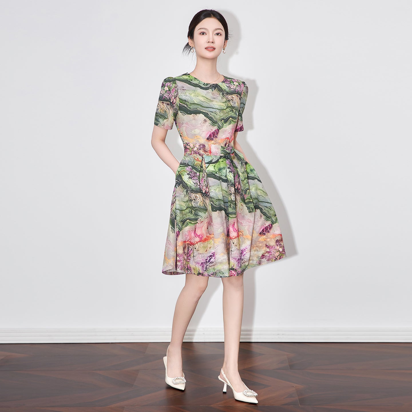 25ss Youthful printed cinched-waist dress