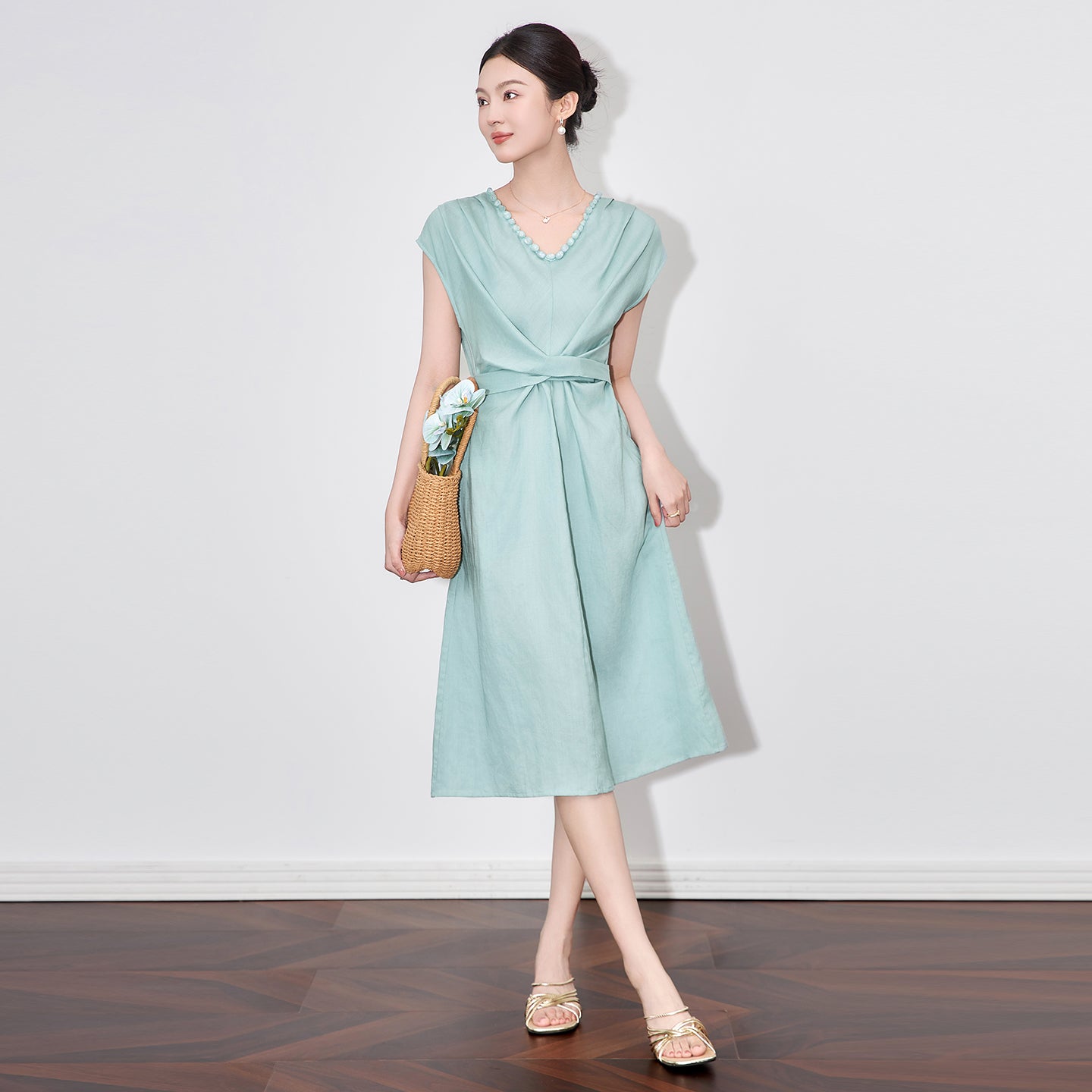 25ss Fashionable French slimming and waist-cinching dress