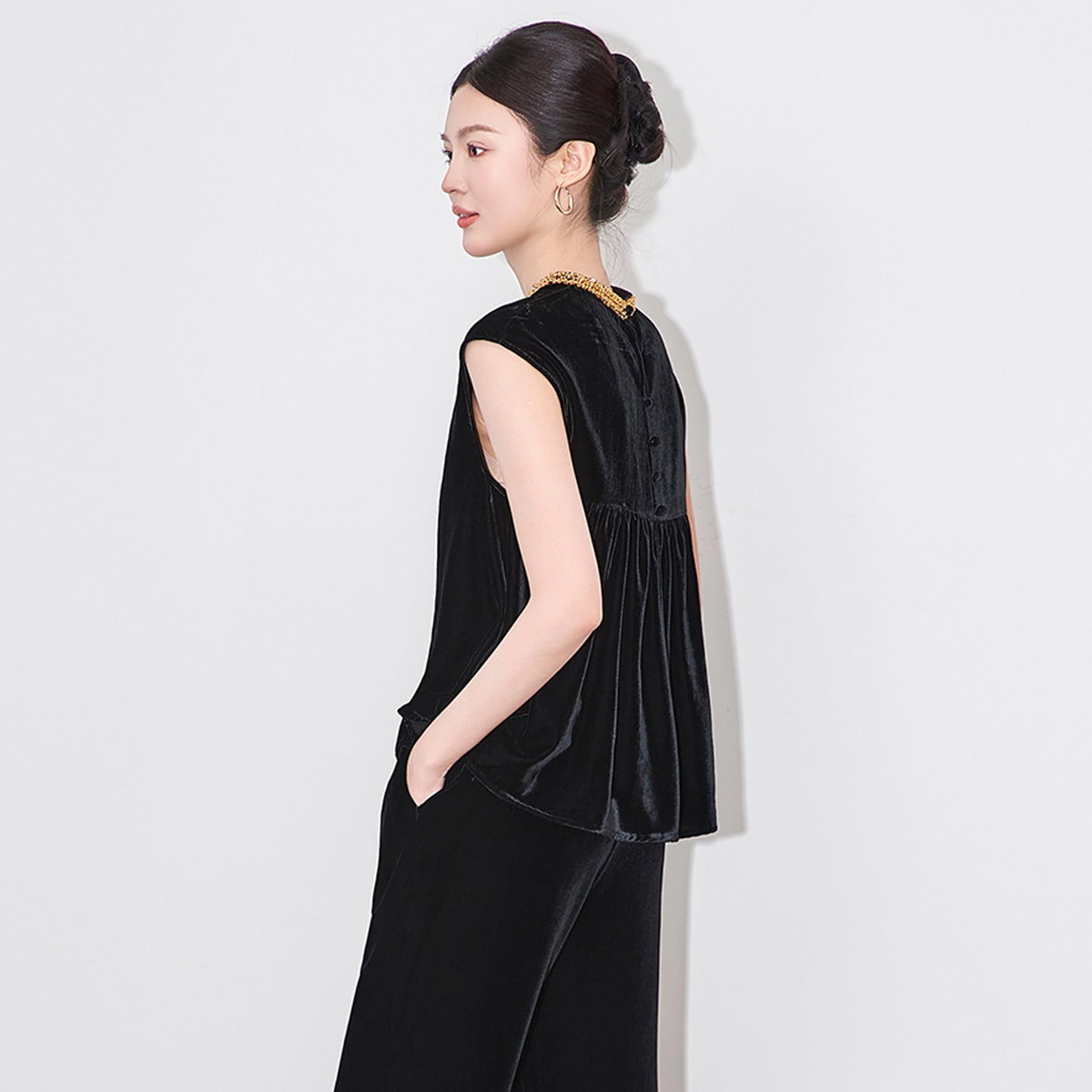 25ss Fashionable heavy industry sequined velvet top