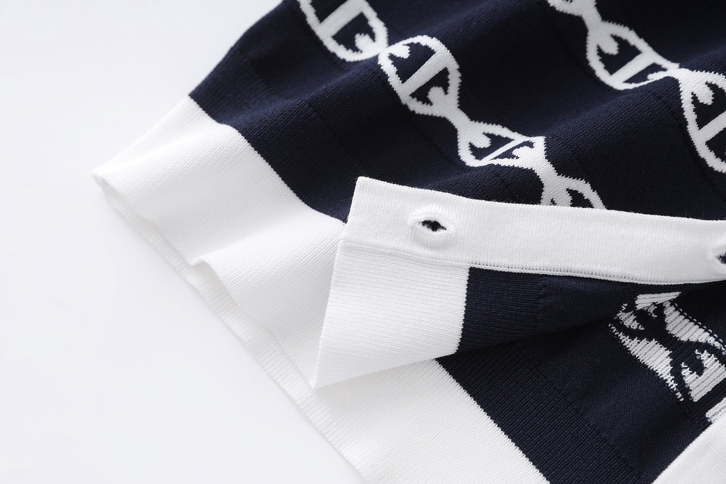 25ss V-neck knitted cardigan