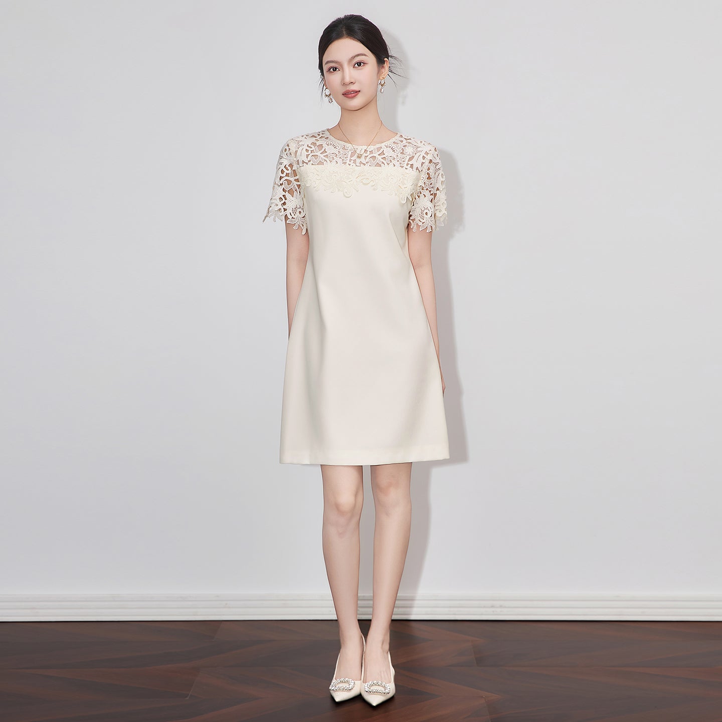 25ss Lace embroidered dress