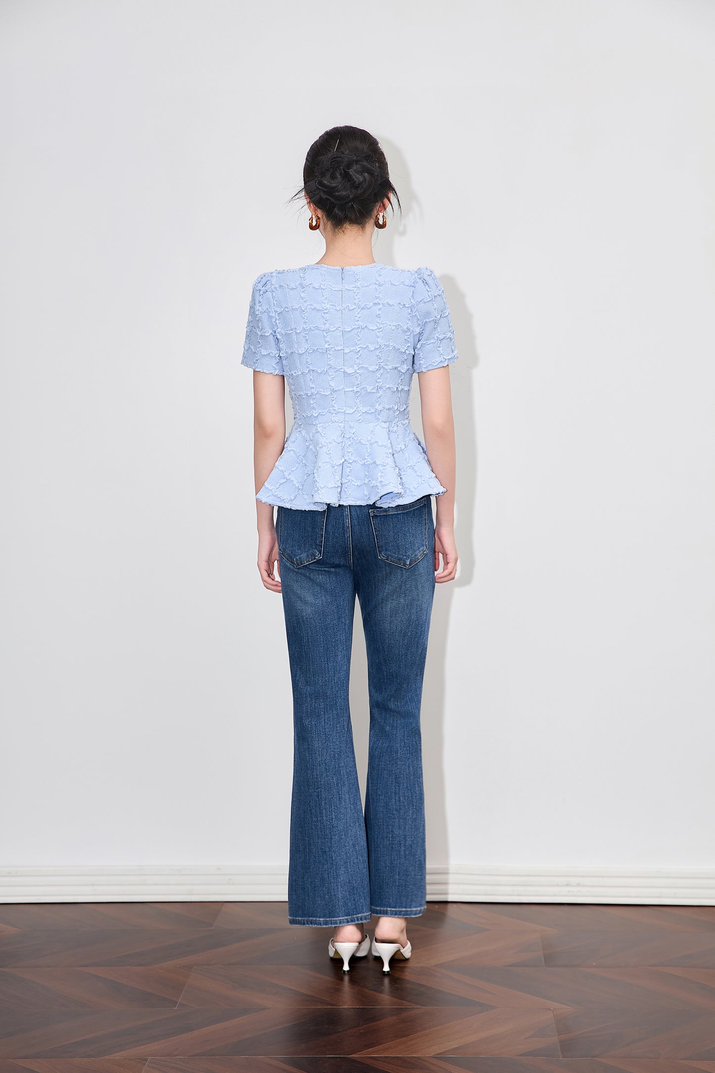 25ss Socialite-style top
