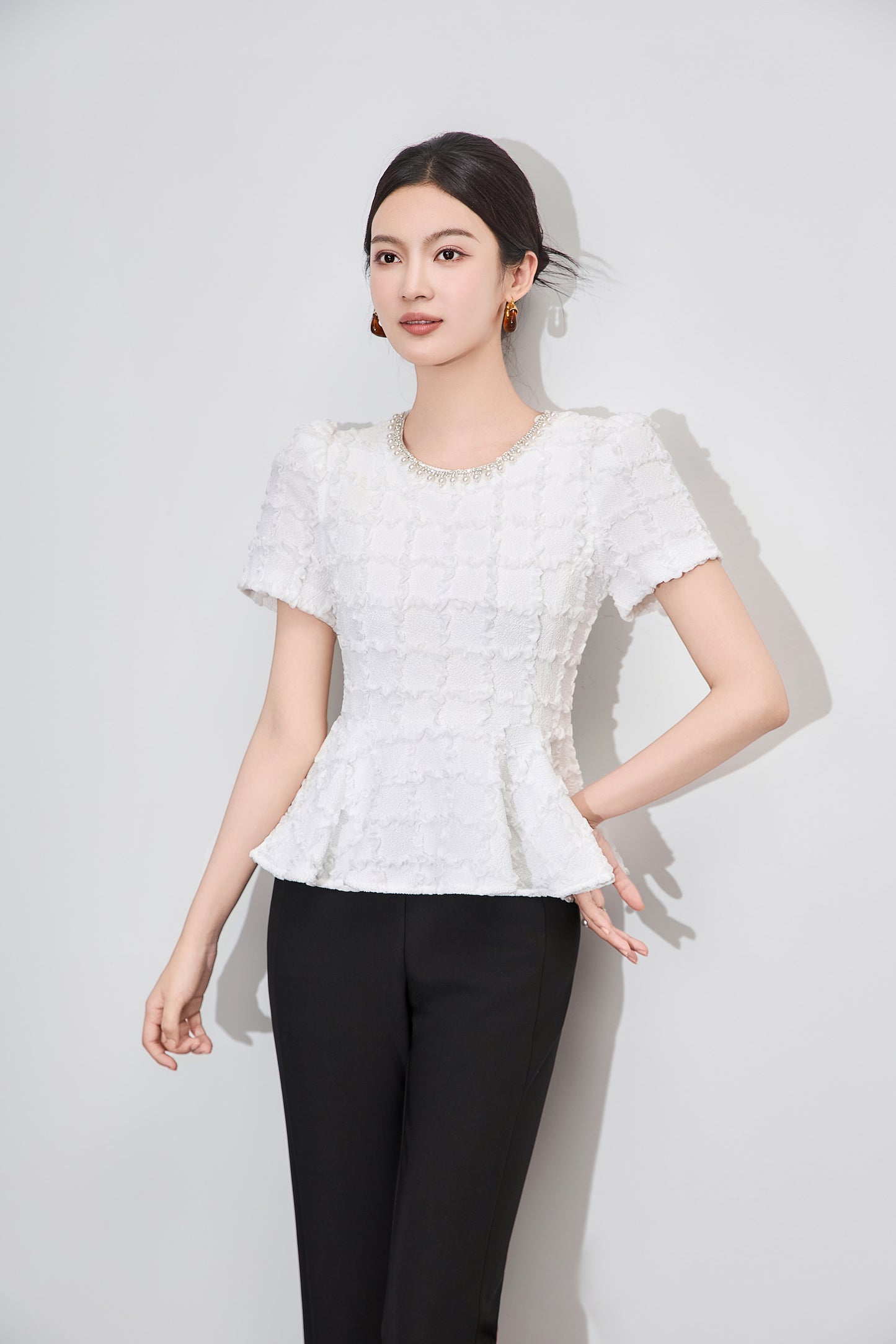 25ss Socialite-style top