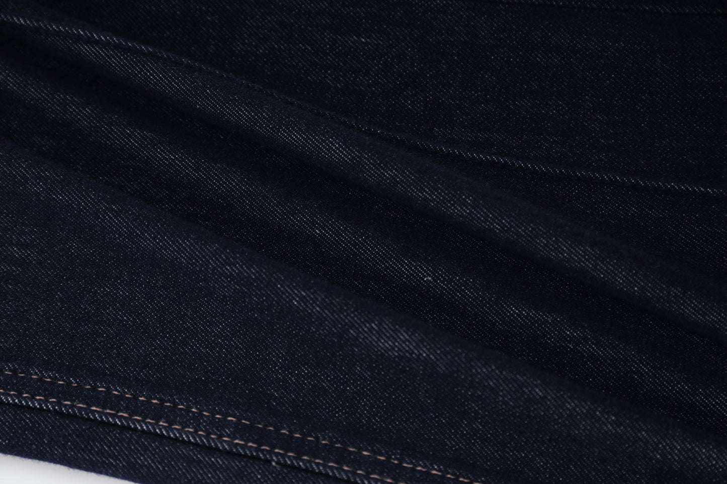 25ss Slimming, taller and slightly flared pants