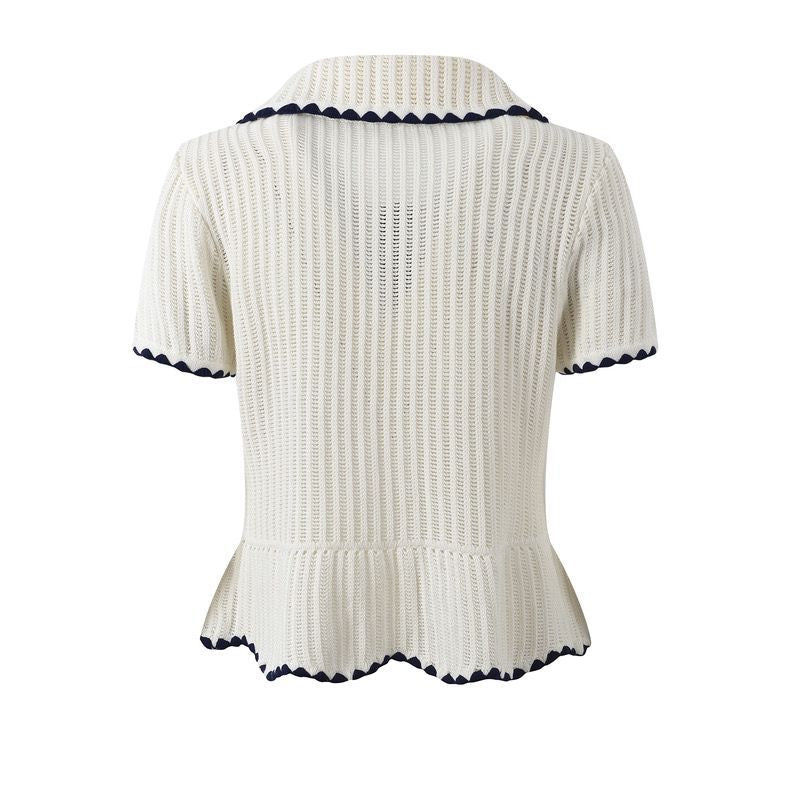 Elegant short-sleeved knitted sweater with ruffled lapels