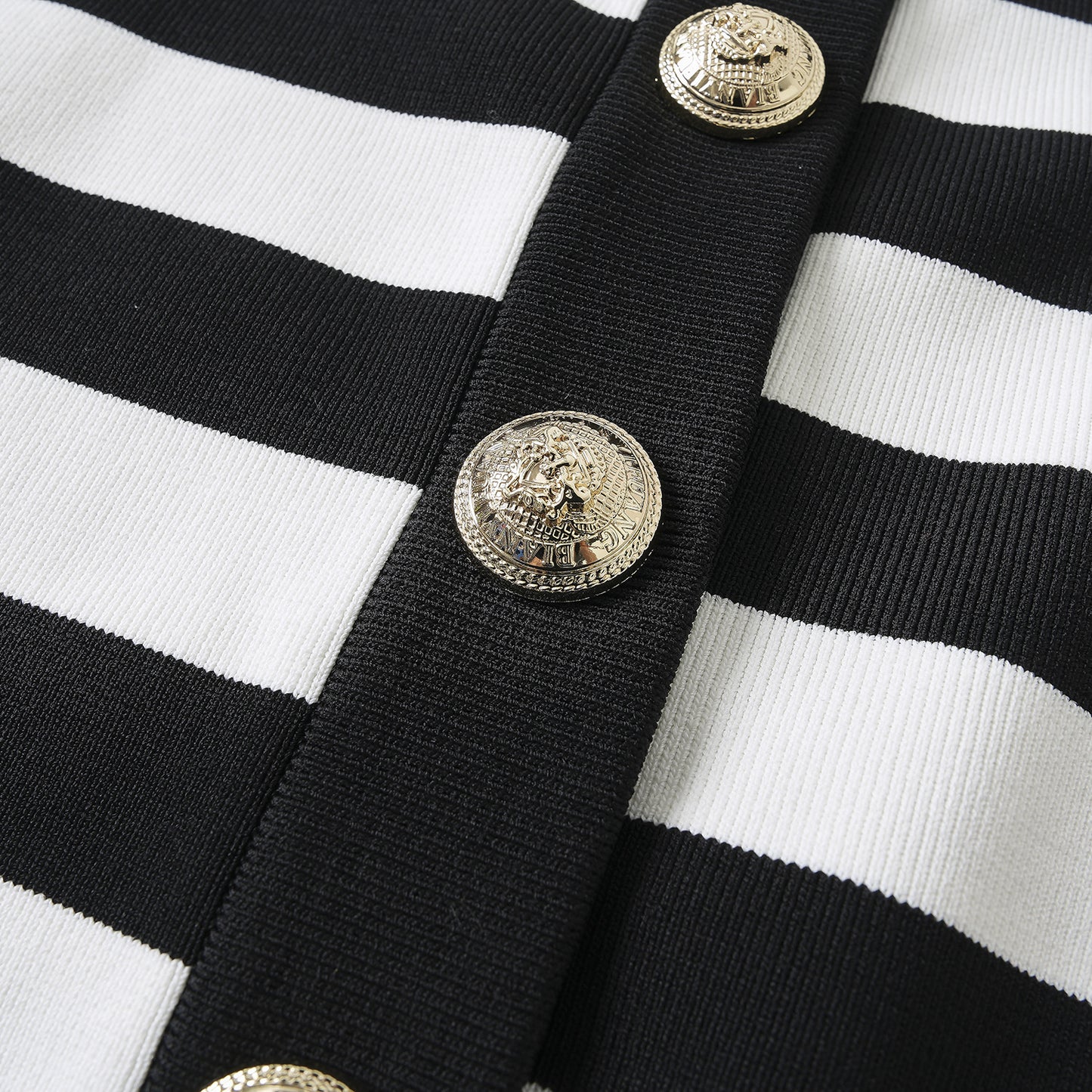 25ss Black and white striped knitted cardigan