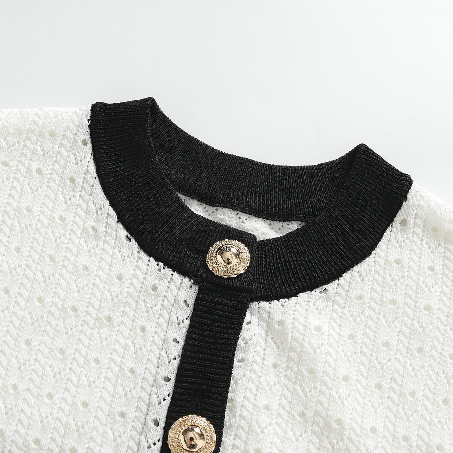 25ss Early autumn black and white contrasting color knitted dress