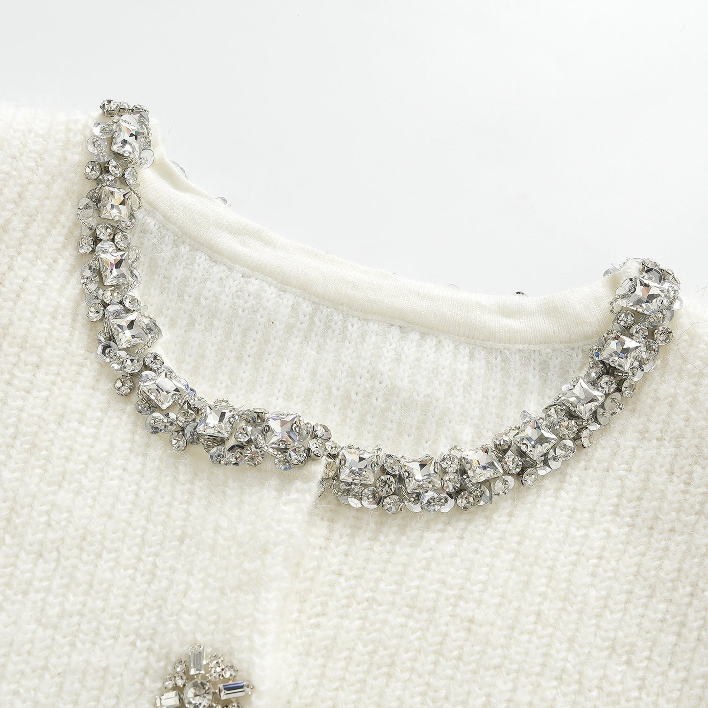 25ss A fashionable cardigan studded with diamonds in early autumn