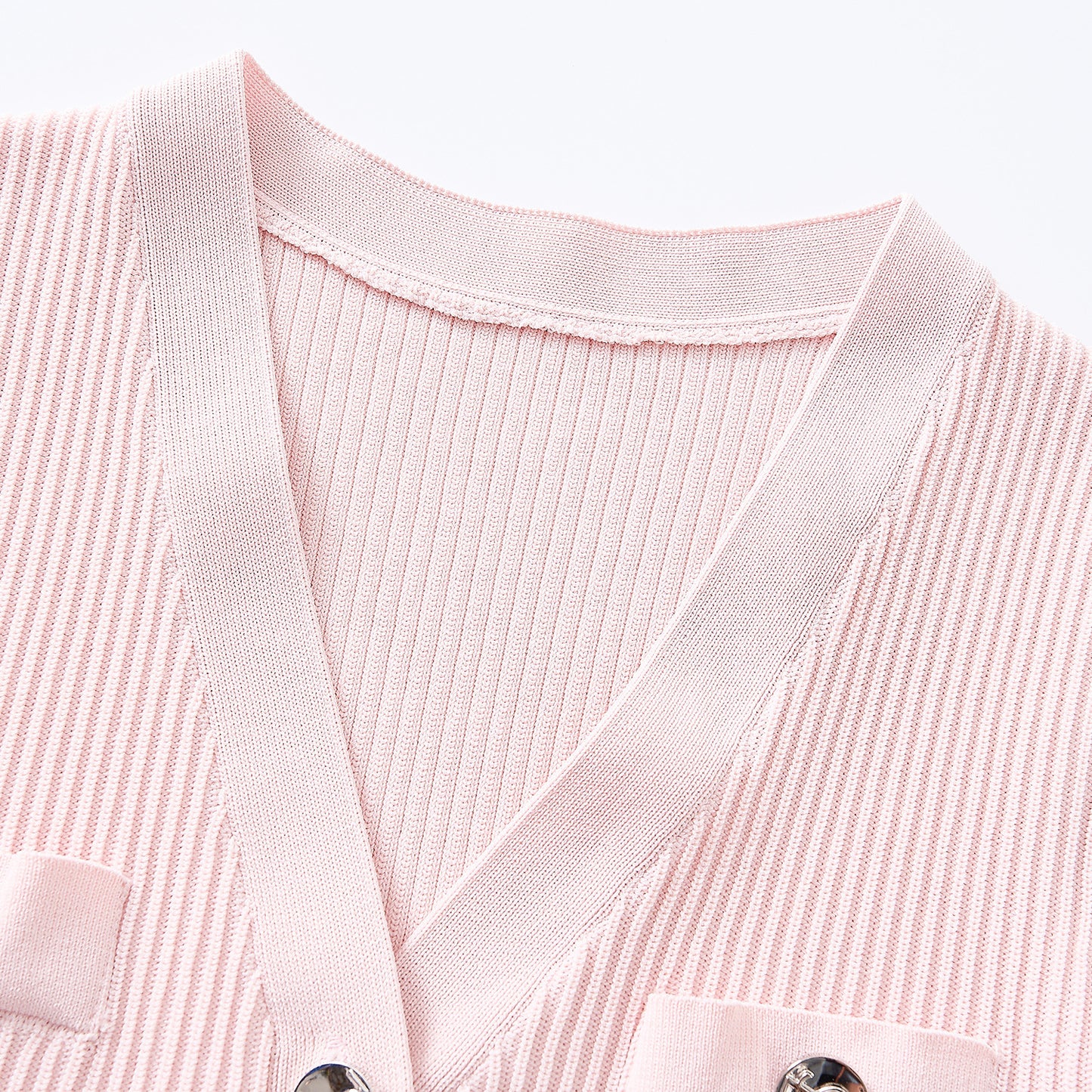25ss A slim sleeveless top for a chic socialite