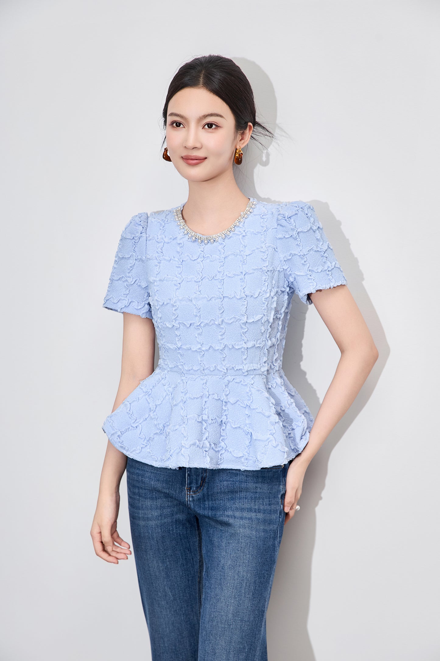 25ss Socialite-style top