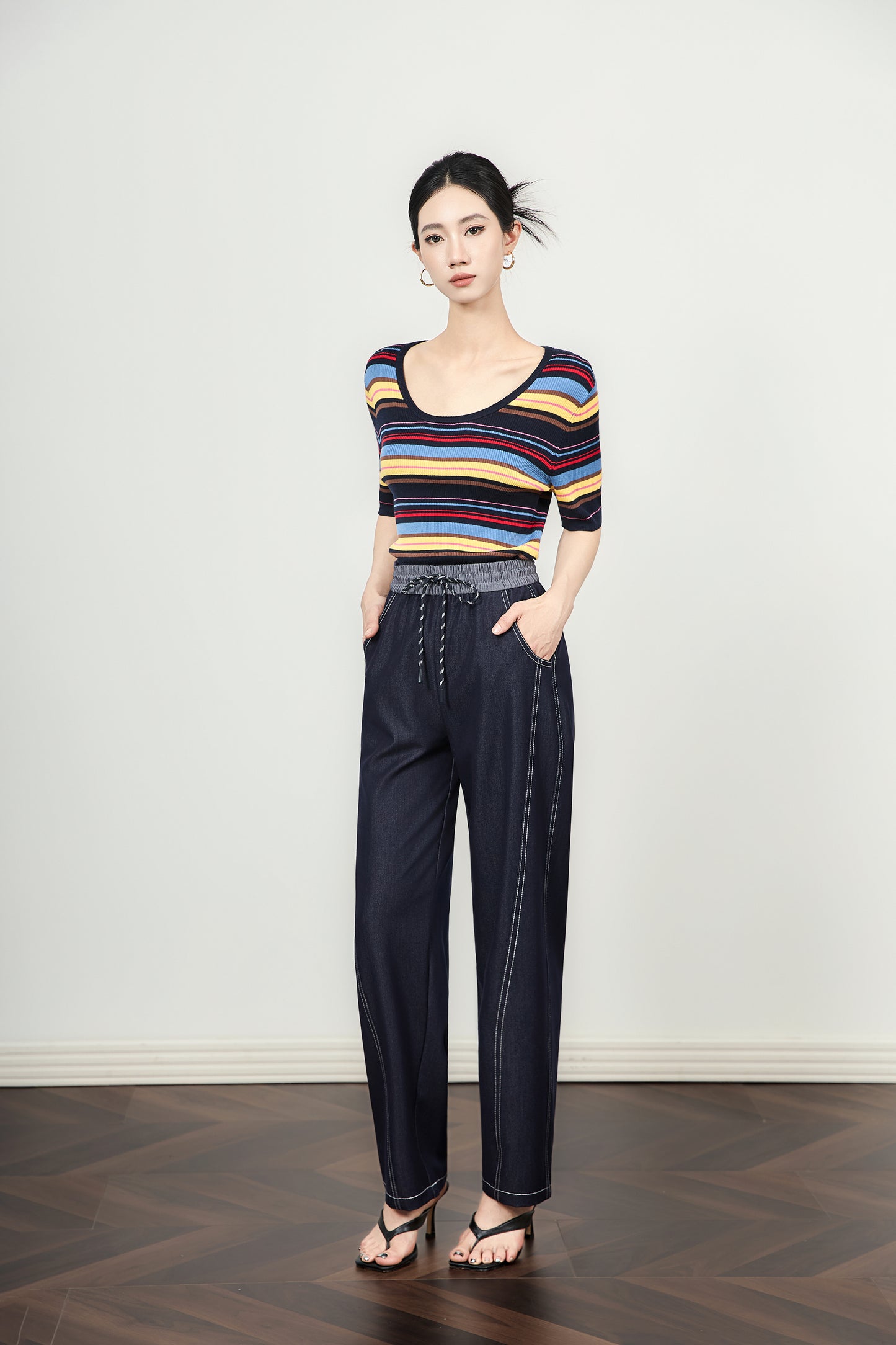 25ss Stylish striped knitted sweater