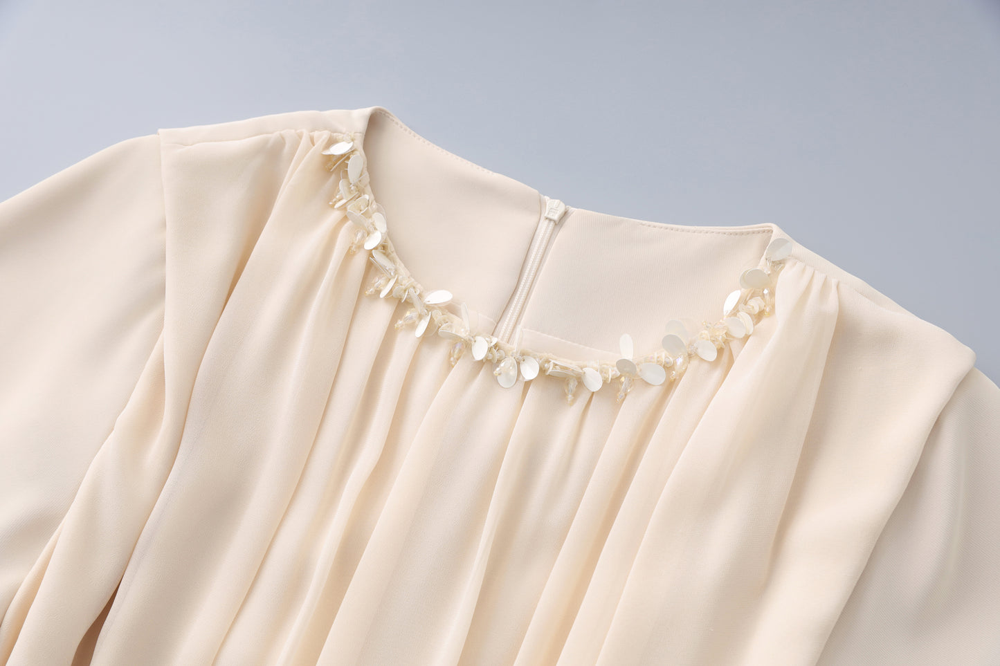 25ss A slit and cinched waist dress