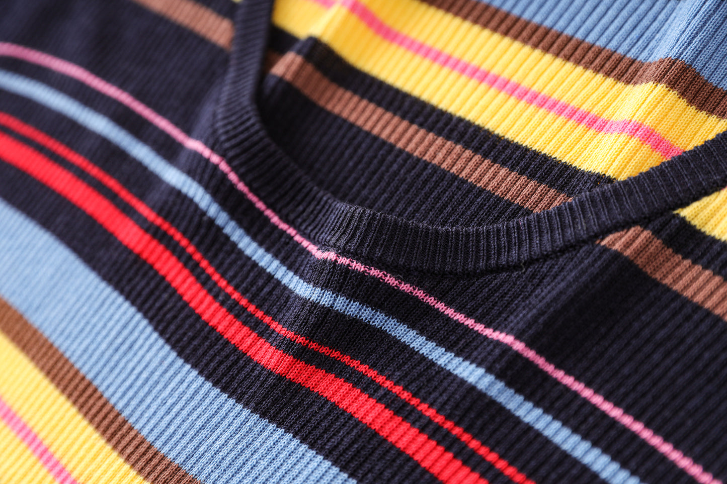 25ss Stylish striped knitted sweater
