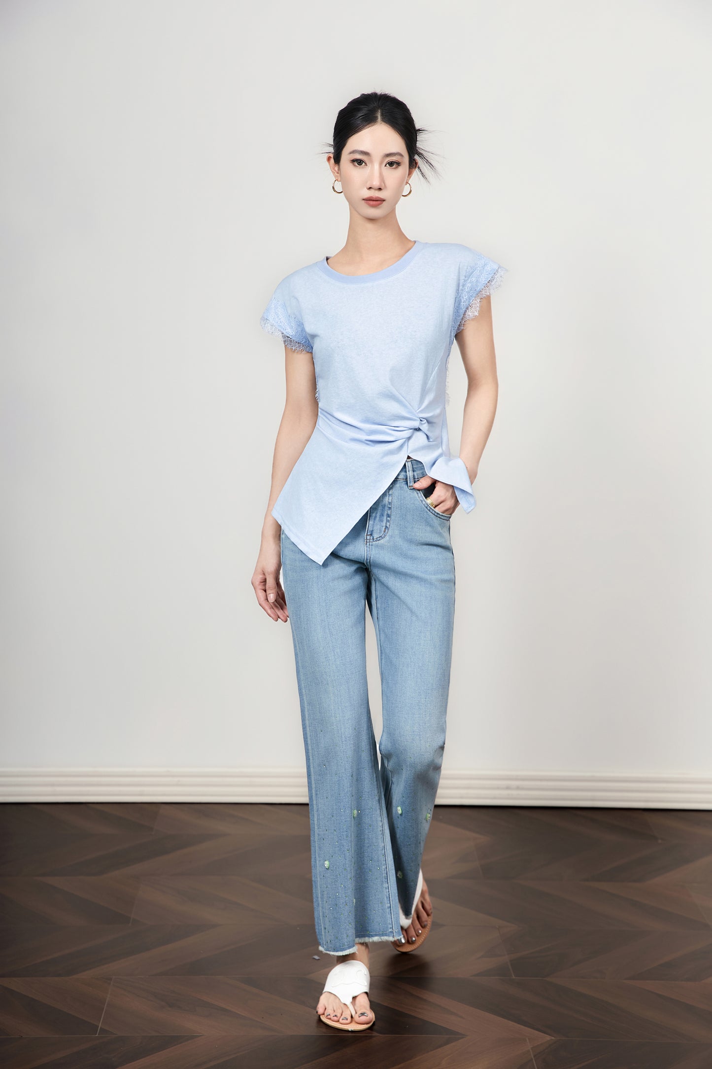 25ss Lace patchwork slimming T-shirt