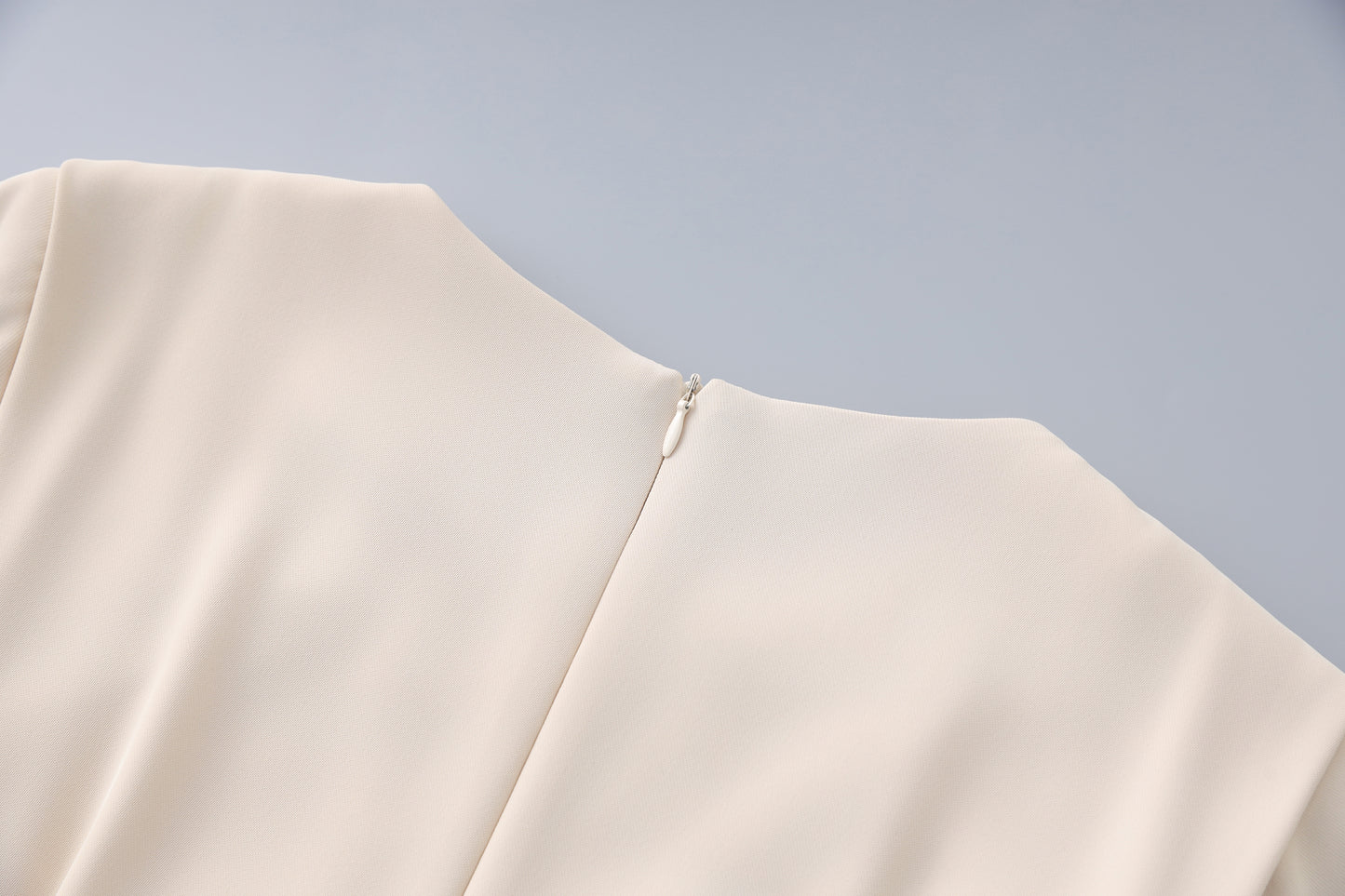 25ss A slit and cinched waist dress