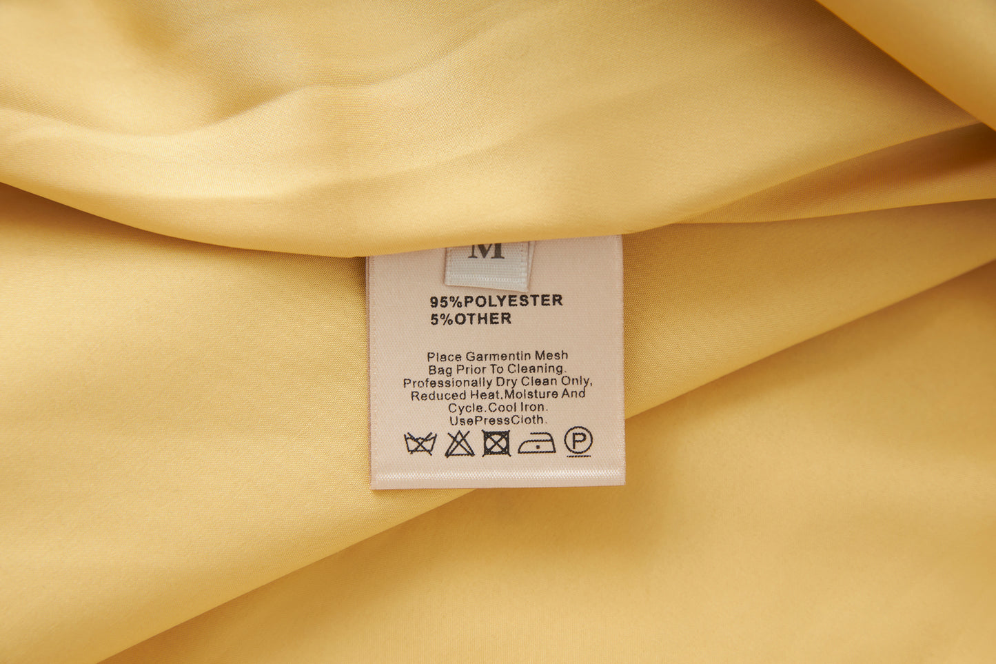 25ss A dress with a cinched waist and a big swing, elegant lady