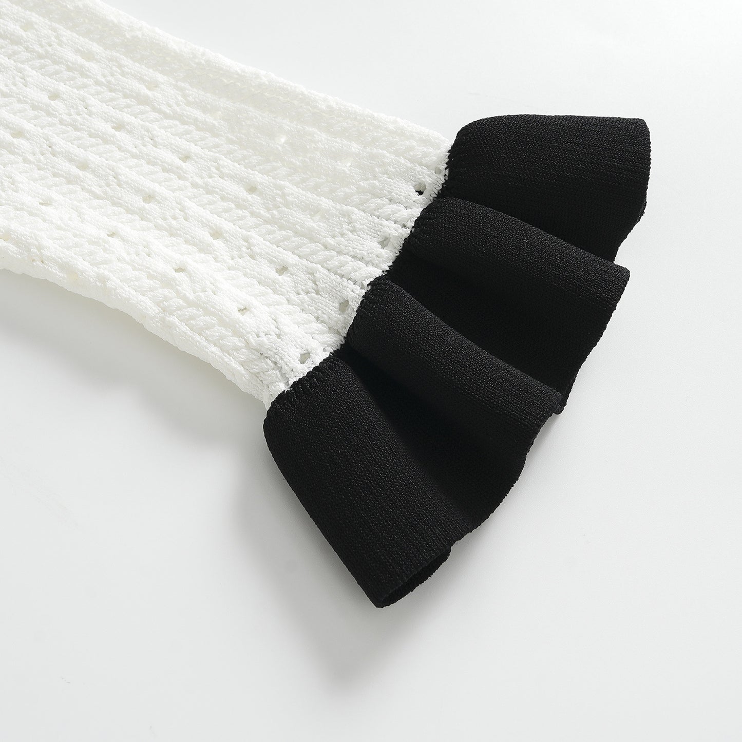25ss Early autumn black and white contrasting color knitted dress