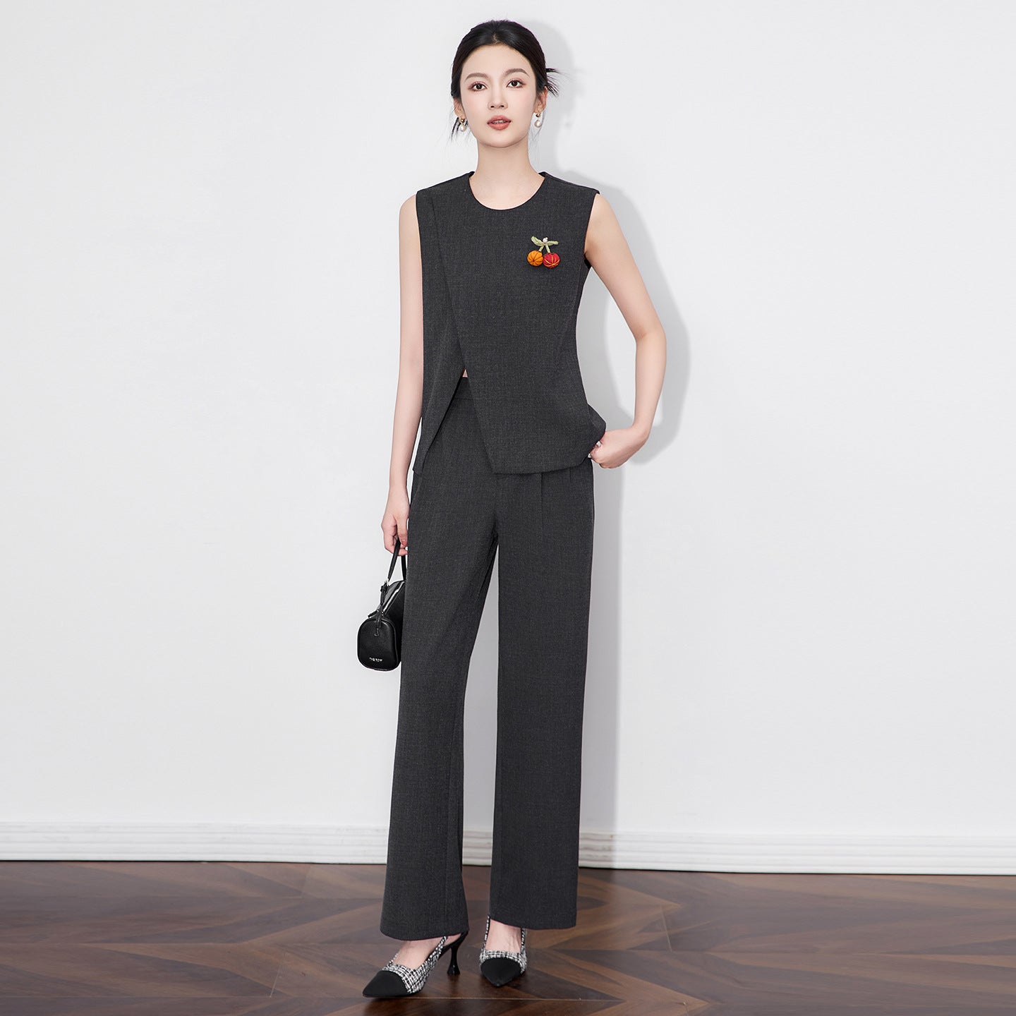 25ss A light luxury and niche two-piece vest and top set