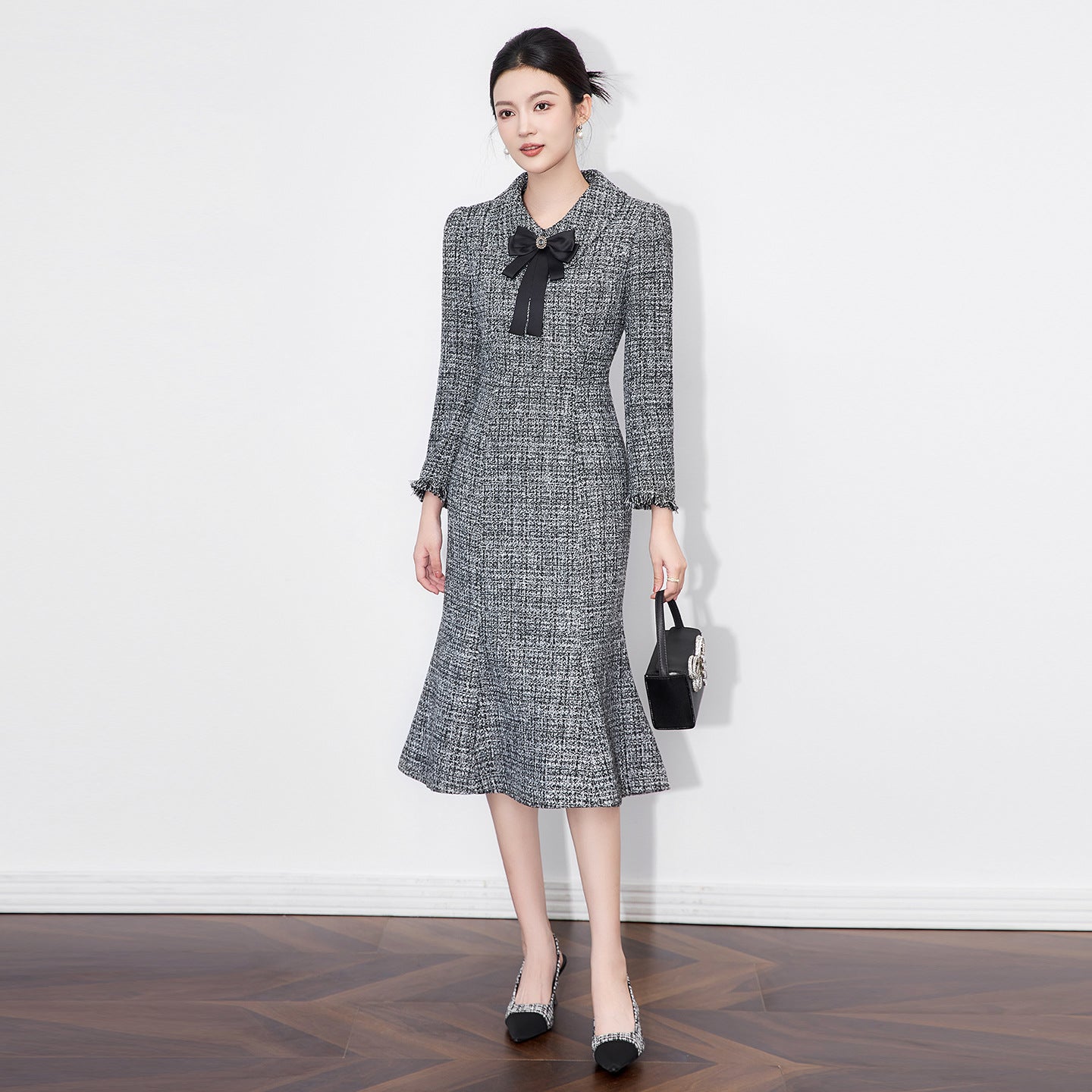 25ss Xiaoxiangqian gold style tweed fishtail dress